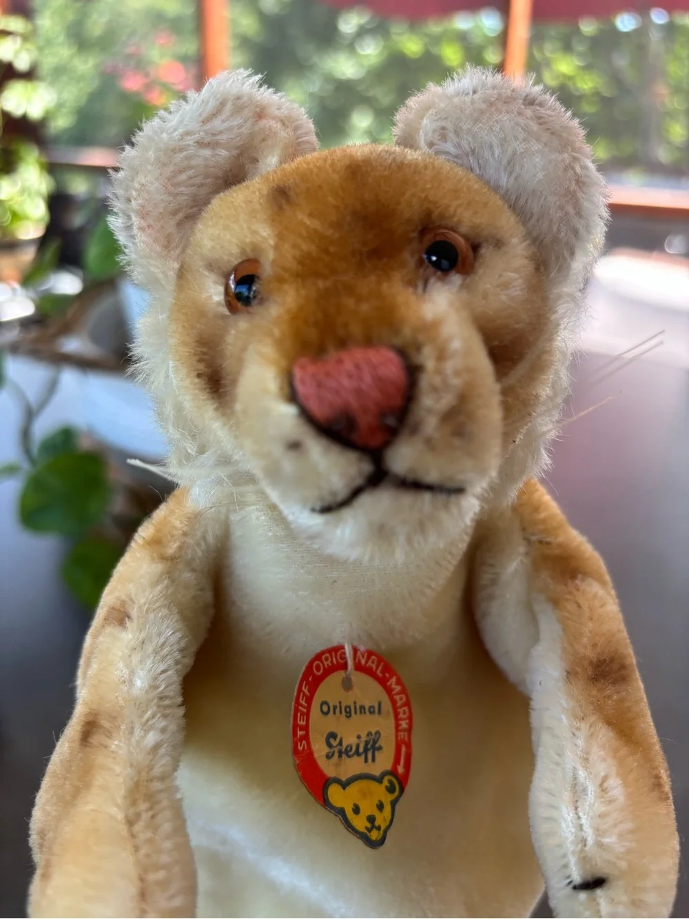 Steiff Plush Lion Hand Puppet - Cream and Tan